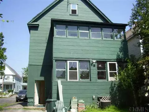 527 Summit Ave, Schenectady, NY 12307 photo 2