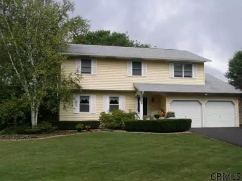 26 Longmeadow Dr, Delmar, NY 12054 photo 1