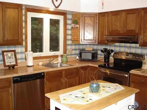10 Brinker Cir, Glenmont, NY 12077 photo 3