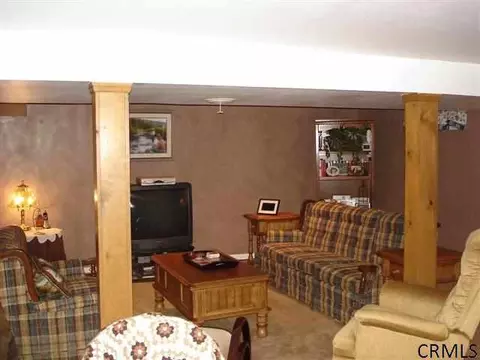 10 Brinker Cir, Glenmont, NY 12077 photo 8