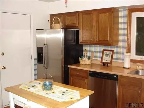 10 Brinker Cir, Glenmont, NY 12077 photo 5