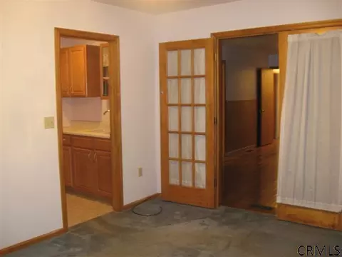 311 Midline Rd, Amsterdam, NY 12010 photo 4