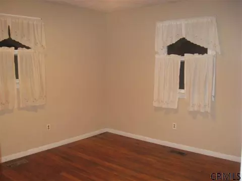 311 Midline Rd, Amsterdam, NY 12010 photo 8