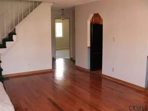130 Ray Ave, Schenectady, NY 12304 photo 2