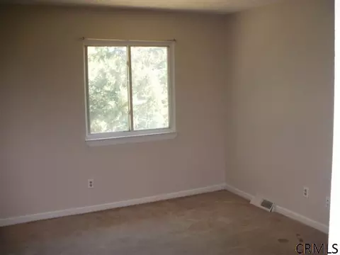 130 Ray Ave, Schenectady, NY 12304 photo 7