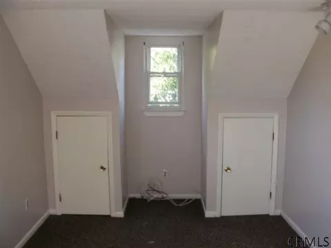 130 Ray Ave, Schenectady, NY 12304 photo 10