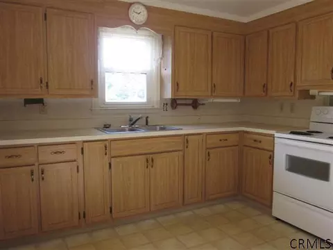 2801 Clyde Ave, Schenectady, NY 12306 photo 4