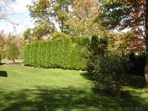 2 Willowbrook Ter, Halfmoon, NY 12065 photo 4