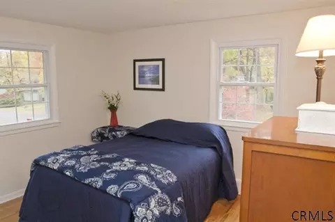 85 Berwick Rd, Delmar, NY 12054 photo 9