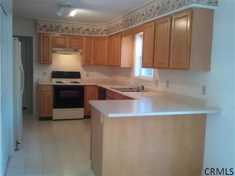 4 Kyle Dr, Halfmoon, NY 12065 photo 16