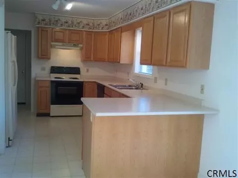 4 Kyle Dr, Halfmoon, NY 12065 photo 5