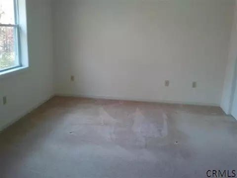 4 Kyle Dr, Halfmoon, NY 12065 photo 7