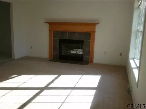 4 Kyle Dr, Halfmoon, NY 12065 photo 2