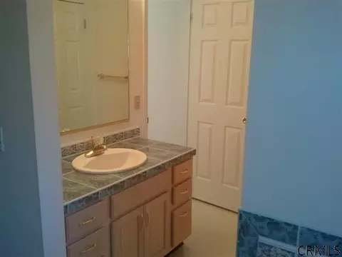 4 Kyle Dr, Halfmoon, NY 12065 photo 9