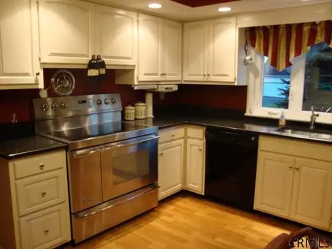 31 Oldox Rd, Delmar, NY 12054 photo 4