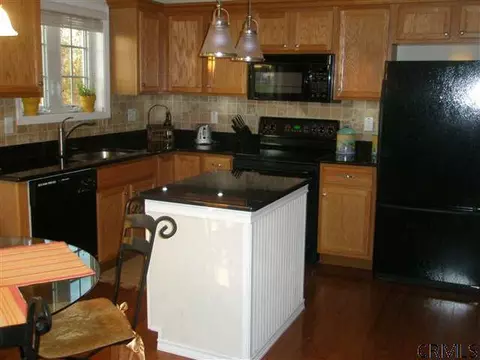 24 Bent Grass Dr, Halfmoon, NY 12118 photo 5