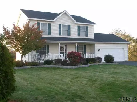 24 Bent Grass Dr, Halfmoon, NY 12118 photo 1