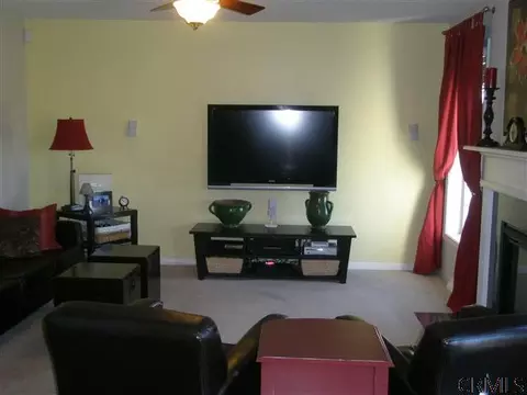 24 Bent Grass Dr, Halfmoon, NY 12118 photo 8