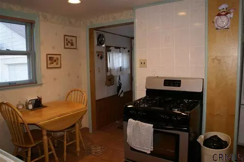 41 Chiswell St, Schenectady, NY 12304 photo 6