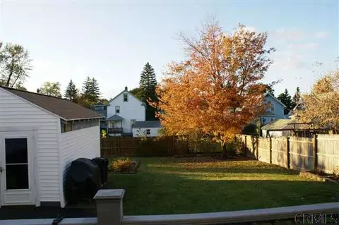41 Chiswell St, Schenectady, NY 12304 photo 4
