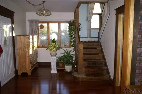 41 Chiswell St, Schenectady, NY 12304 photo 9
