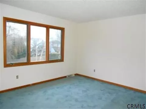 24 Captains Blvd, Halfmoon, NY 12188 photo 12
