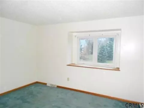 24 Captains Blvd, Halfmoon, NY 12188 photo 13