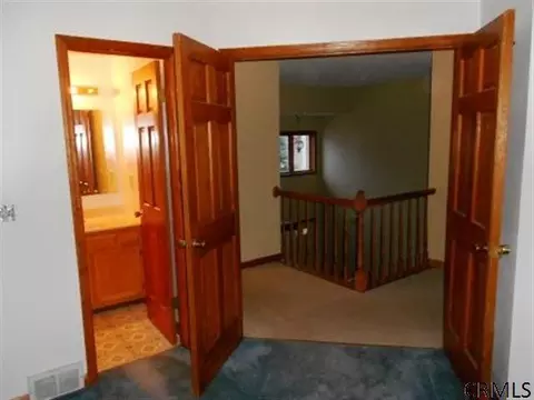 24 Captains Blvd, Halfmoon, NY 12188 photo 10