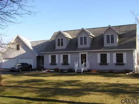 15 Crew Rd, Halfmoon, NY 12065 photo 1