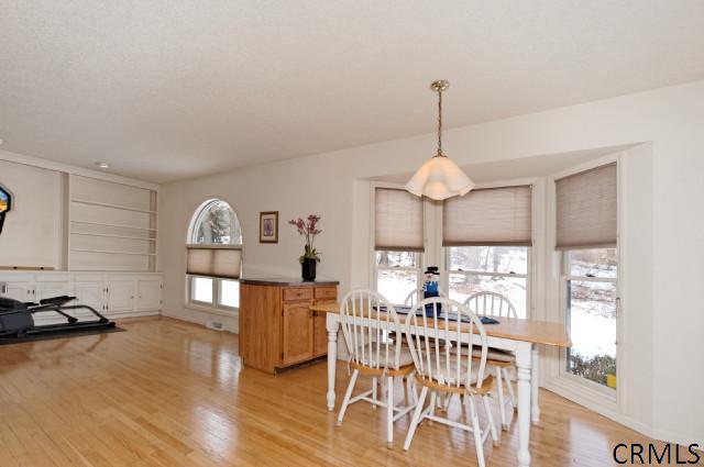 829 Red Oak Dr, Schenectady, NY 12309 photo 9