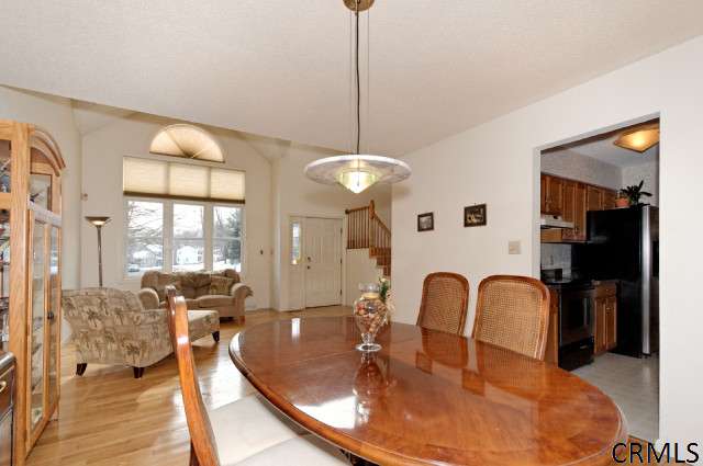 829 Red Oak Dr, Schenectady, NY 12309 photo 4
