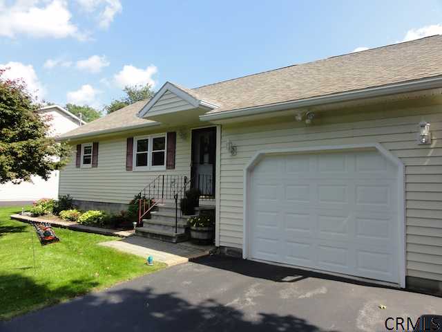 Undisclosed, Schenectady, NY 12309 photo 14