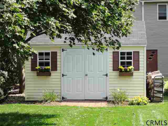 Undisclosed, Schenectady, NY 12309 photo 12