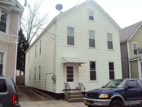 13 Close St, Schenectady, NY 12307 photo 1