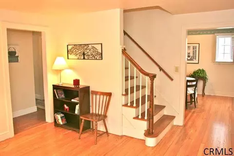 46 Delmar Pl, Delmar, NY 12054 photo 4