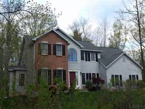 20 Ridgefield Dr, Delmar, NY 12054 photo 1