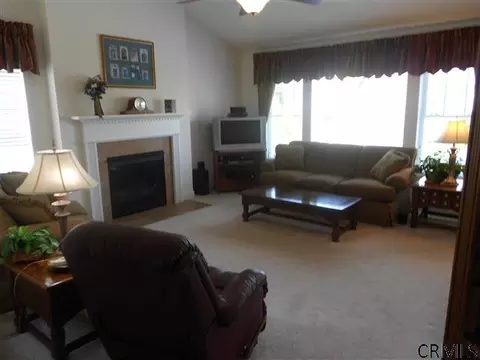 6 Highview Way, Halfmoon, NY 12118 photo 2