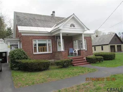 37 School St, Broadalbin, NY 12025 photo 1