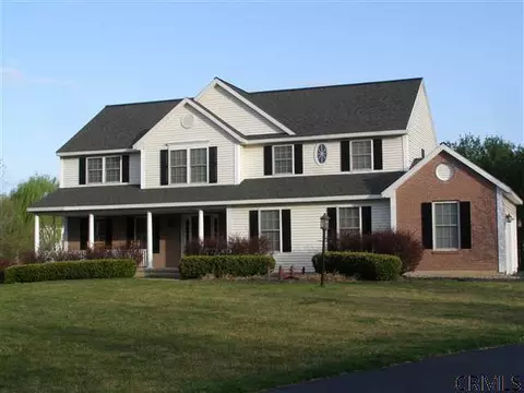 66 Fields End Dr, Glenmont, NY 12077 photo 1