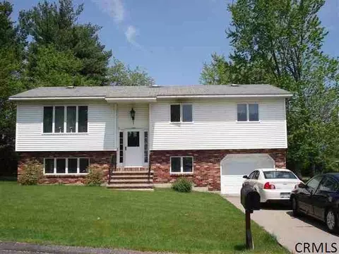 1401 Hendrickson Ave, Schenectady, NY 12309 photo 1