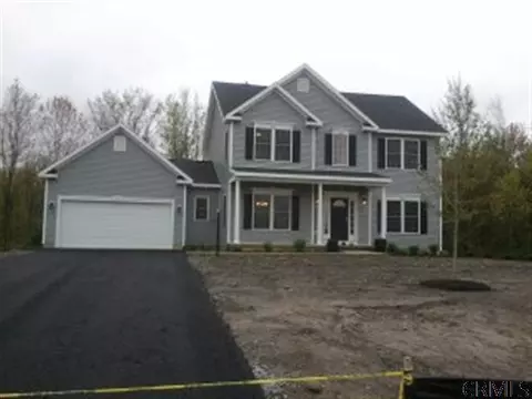 4 Sunny Hill Ct, Halfmoon, NY 12118 photo 1