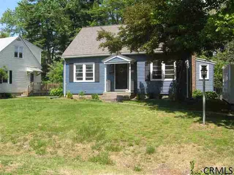 17 Murrlin Dr, Delmar, NY 12054 photo 1