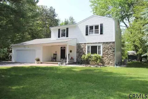 68 Carstead Dr, Slingerlands, NY 12159 photo 1