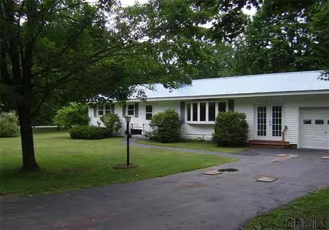 45 Davidson Dr, Saratoga Springs, NY 12866 photo 1