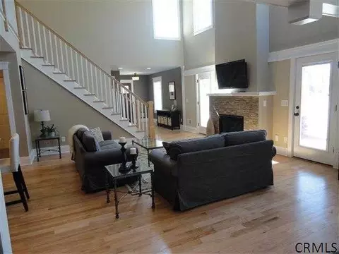 18 Abbey Rd, Delmar, NY 12054 photo 4