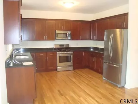 6 Ridgewood Dr, Halfmoon, NY 12118 photo 2