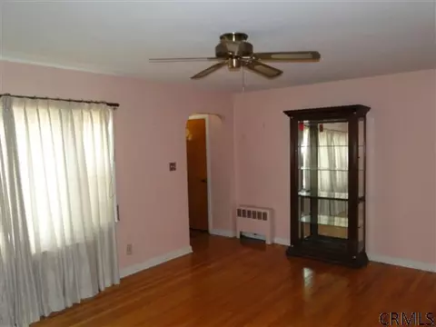 10 Elliott Ave, Schenectady, NY 12304 photo 5