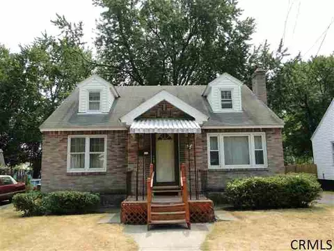 10 Elliott Ave, Schenectady, NY 12304 photo 2