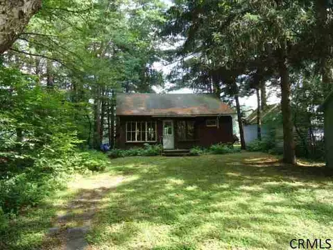 4 Edelson Ln, Corinth, NY 12822 photo 1