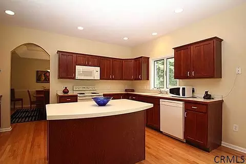 6 Gullane Dr, Slingerlands, NY 12159 photo 5